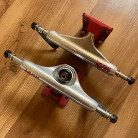 INDEPENDENT - Stage 11 Forged Hollow (Delfino Red/Silver) Skateboard Trucks