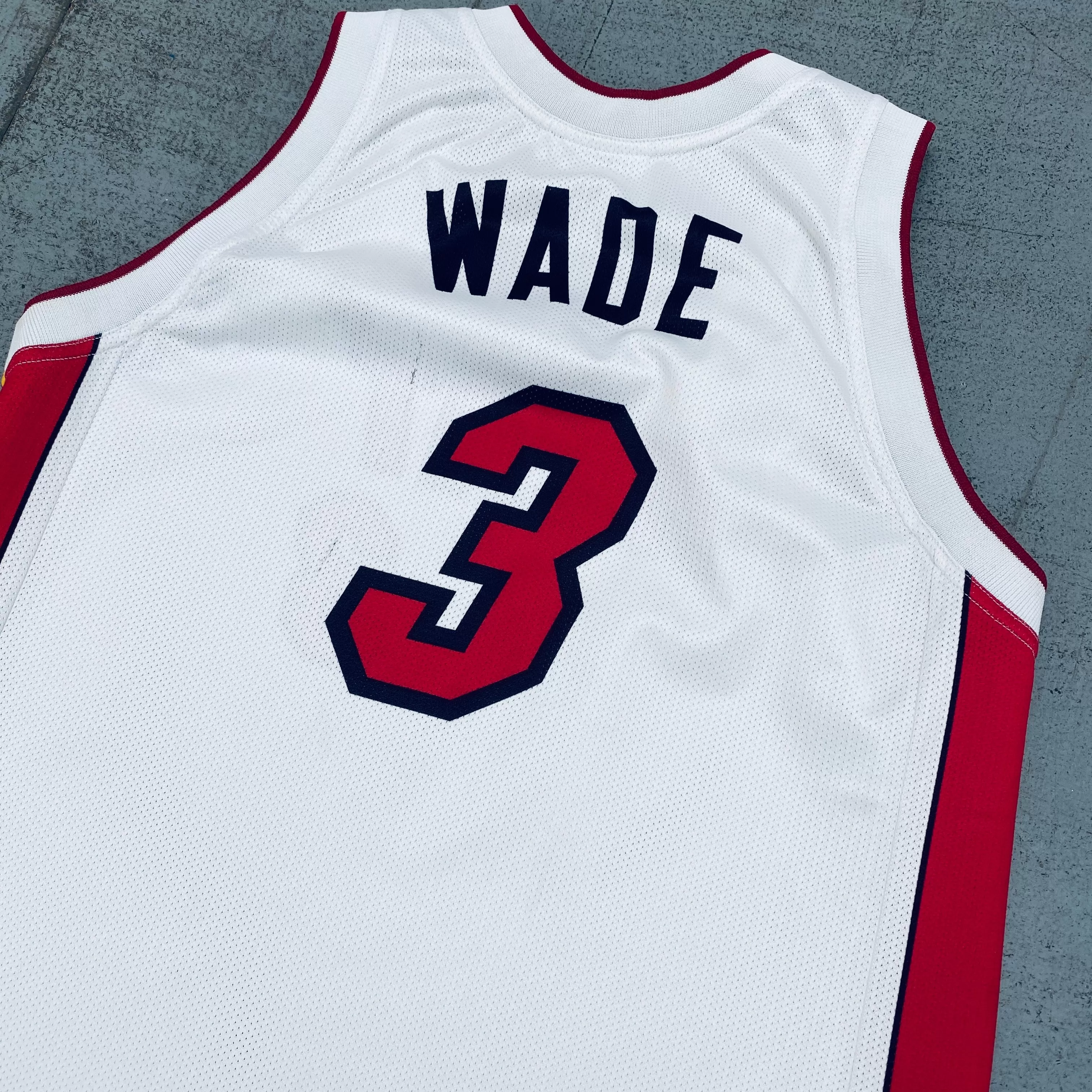 Miami Heat: Dwyane Wade 2003/04 Rookie White Champion Jersey (S/XS)